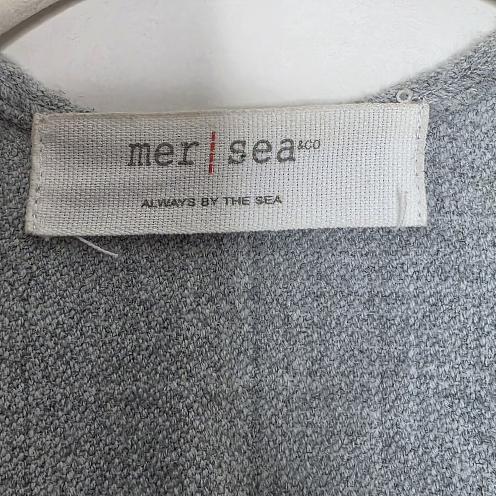 Mersea Fringed Travel Wrap With Pockets One Size Gray Cover-Up Topper Shawl — image 5 of 7